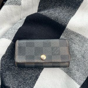 Louis Vuitton Damier print vintage key holder